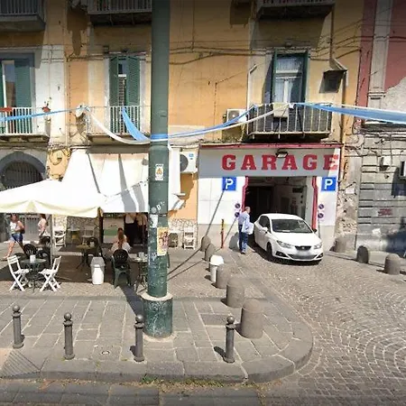Giganti Mezzanino Alojamento de Acomodação e Pequeno-almoço Nápoles